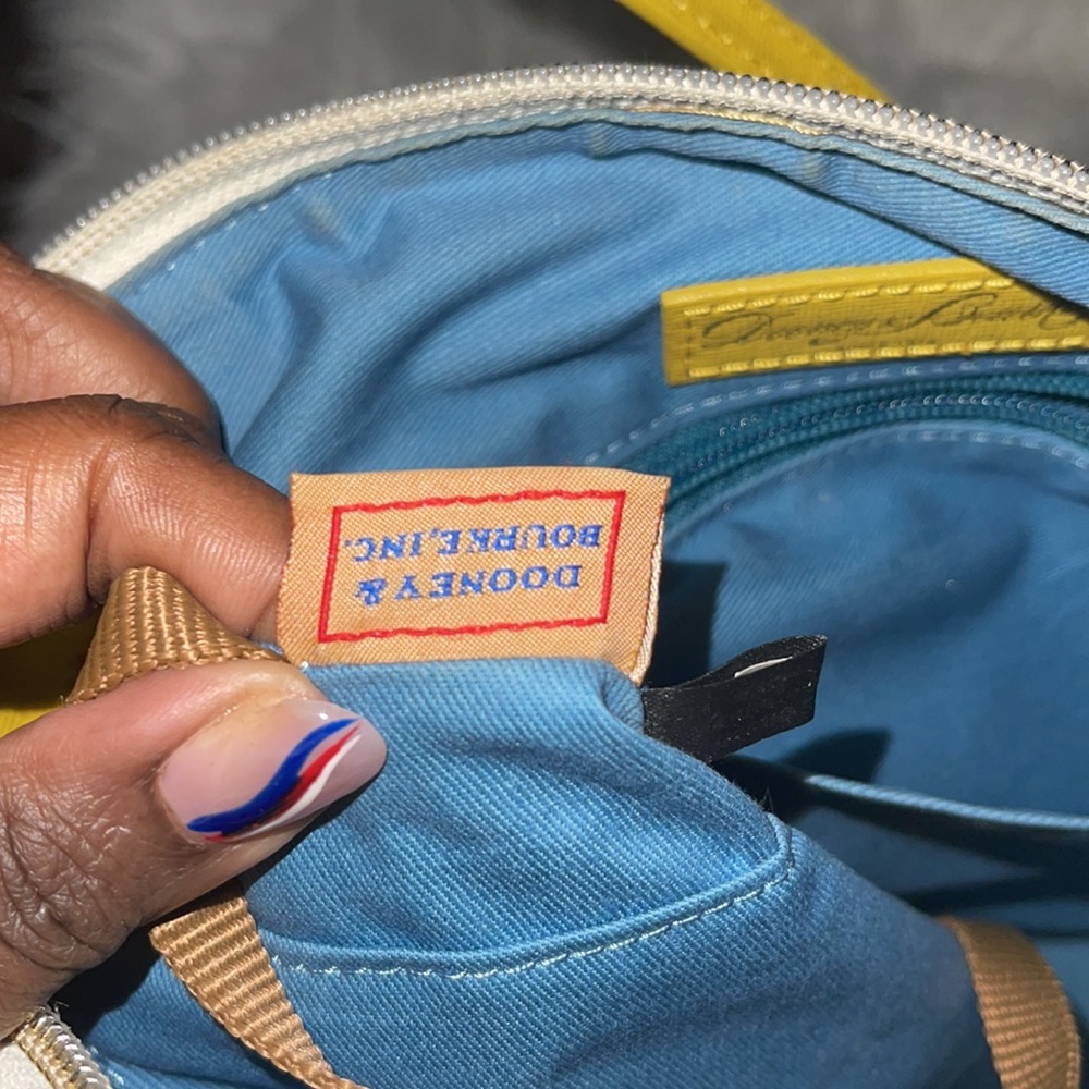 Dooney & Bourke 🍋 Limone Lemons🍋 Crossbody EUC - Picture 14 of 16